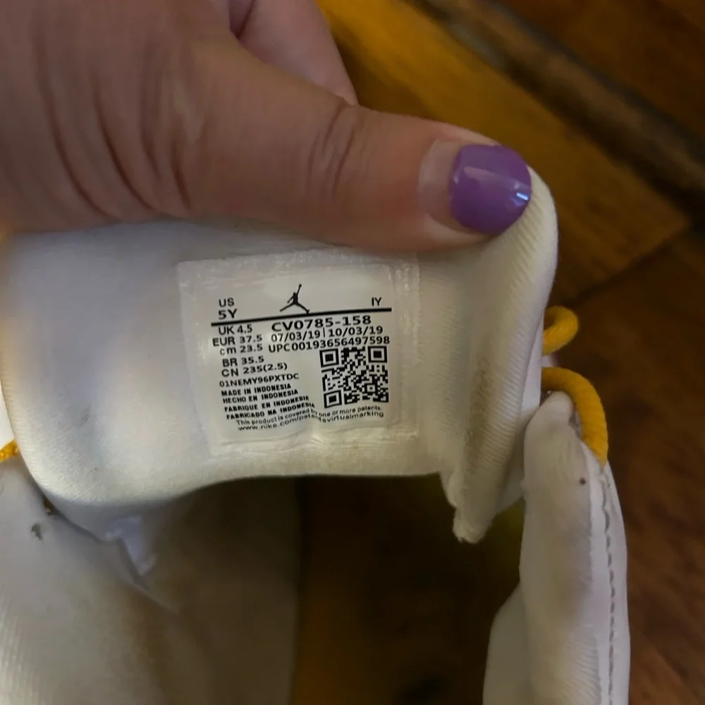 Nike Air Jordan 13 Retro Mid Playground Basketball Shoes - Picture 5 of 5